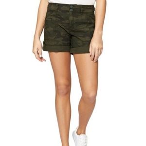 *NEW With TAGS* Sanctuary Wanderer Camo Shorts